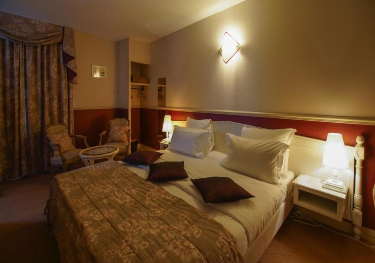 Hotel De La Tour Pont-de-lʼArche Kültér fotó