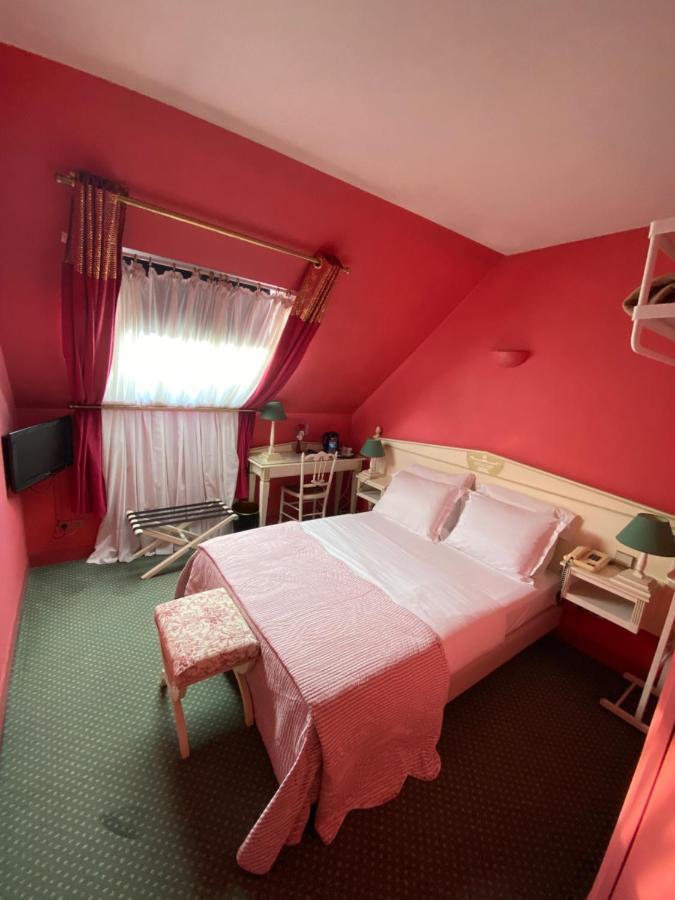 Hotel De La Tour Pont-de-lʼArche Kültér fotó