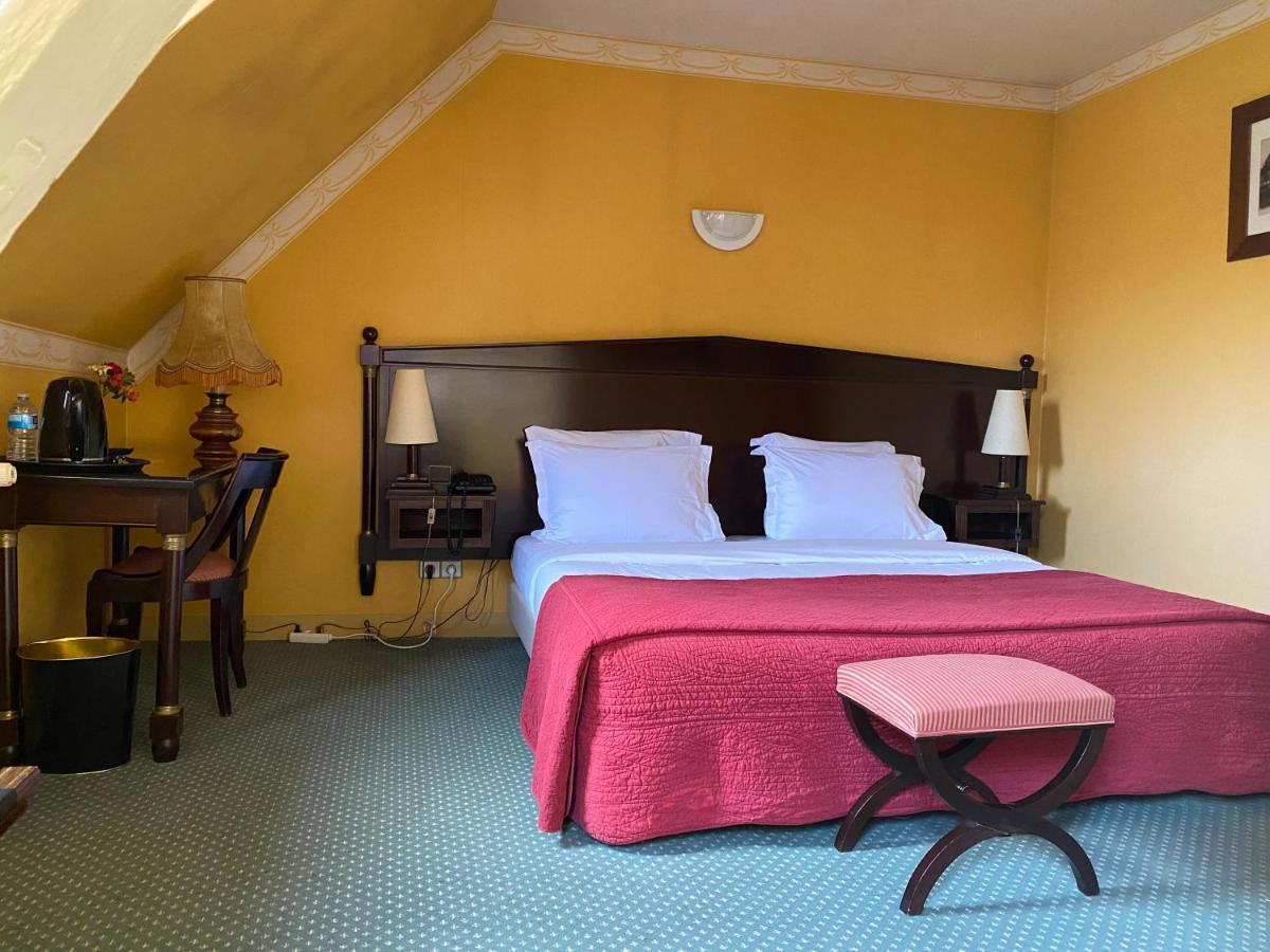 Hotel De La Tour Pont-de-lʼArche Kültér fotó