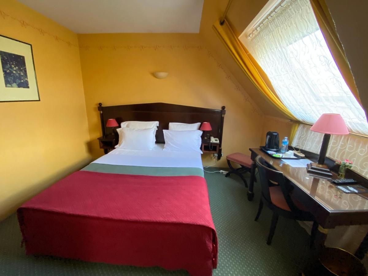 Hotel De La Tour Pont-de-lʼArche Kültér fotó