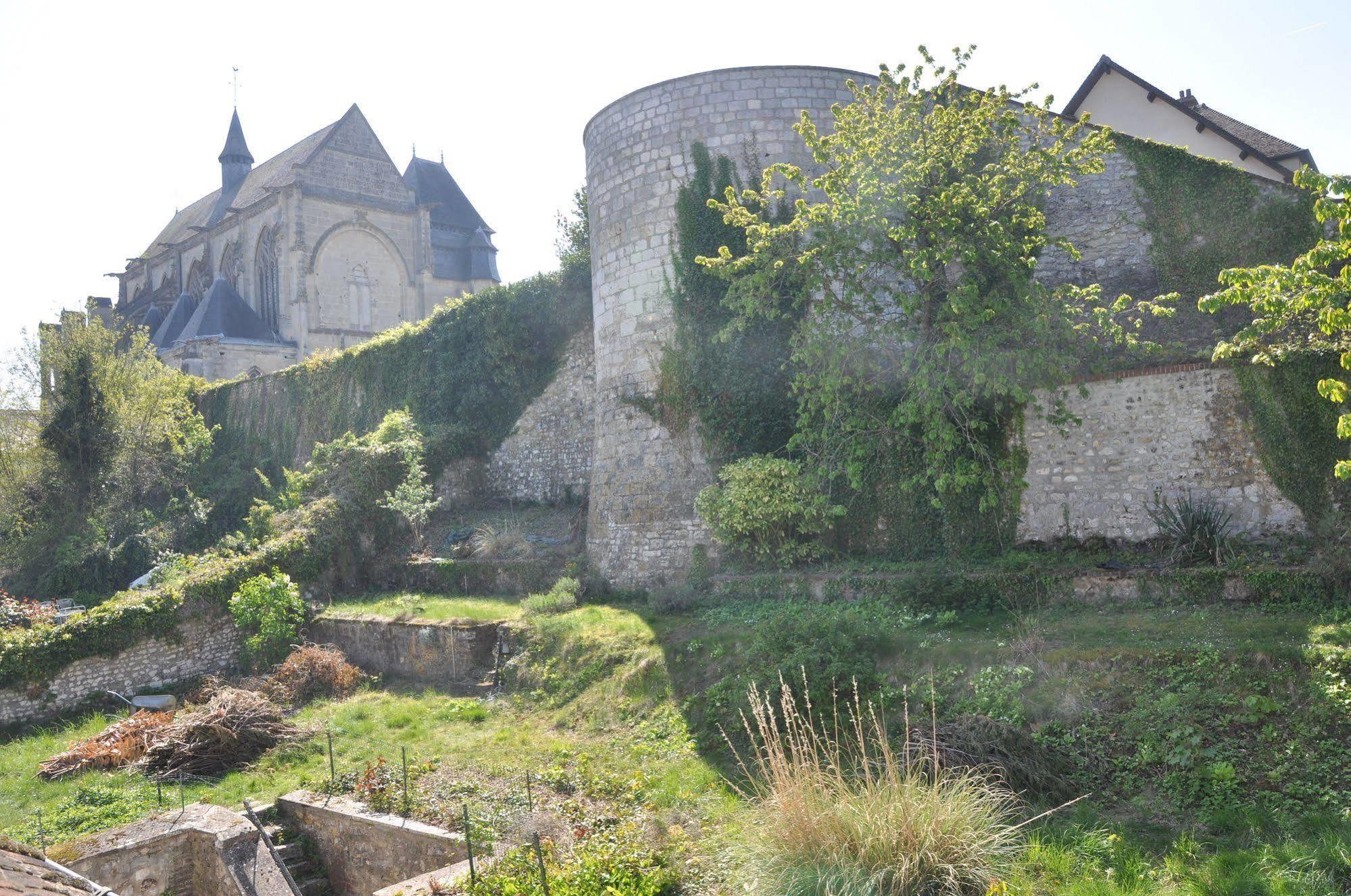 Hotel De La Tour Pont-de-lʼArche Kültér fotó